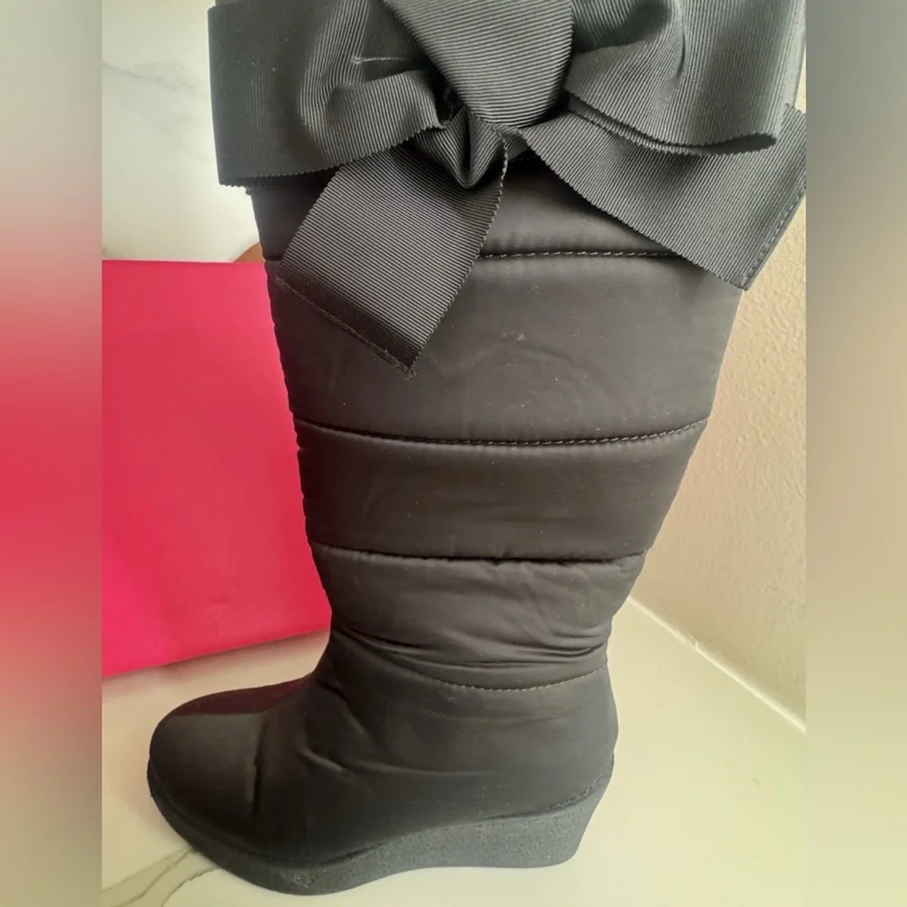 Kate Spade New York woman's Cagney black Quilted Wedge Heel snow boots